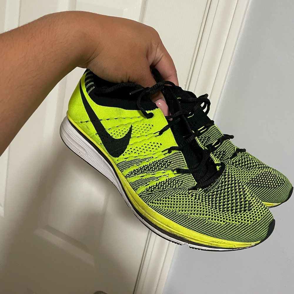 Nike fly knit racer